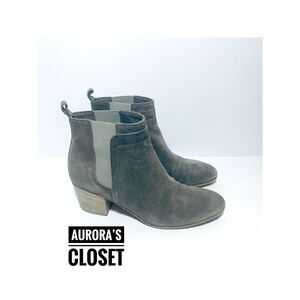 Vince 9.5 Gray Suede Ankle Boots Hallie Chelsea Block Heel Italy $395